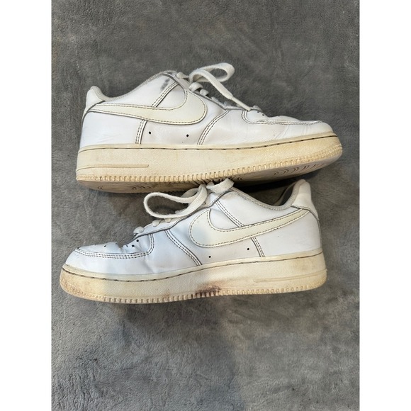 Nike women's Air Force 1 AF1, white - Picture 7 of 8